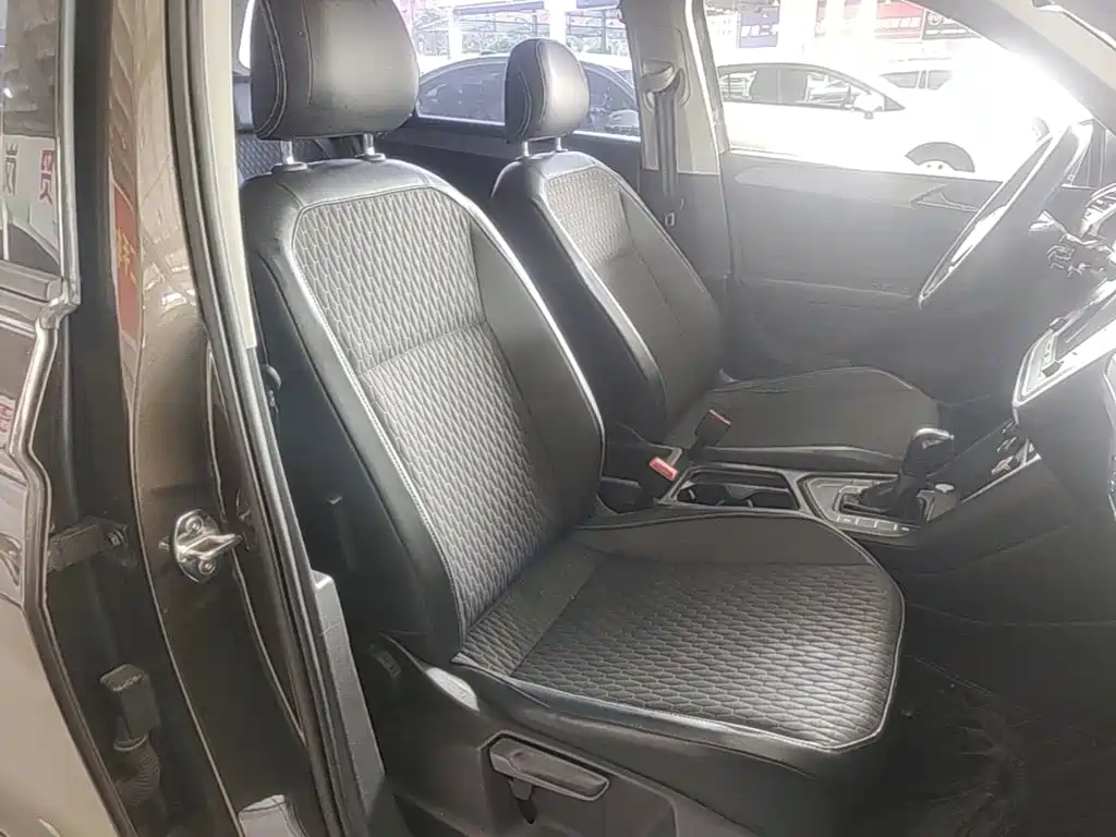 Volkswagen Tiguan L 2018 — фото 25