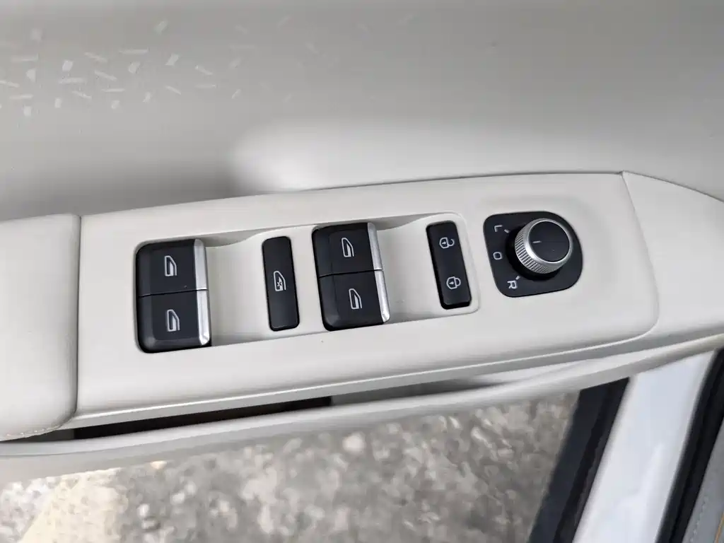Geely Galaxy Starwish 2025 — фото 14