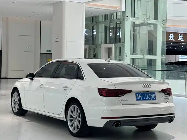 Audi A4L 2018