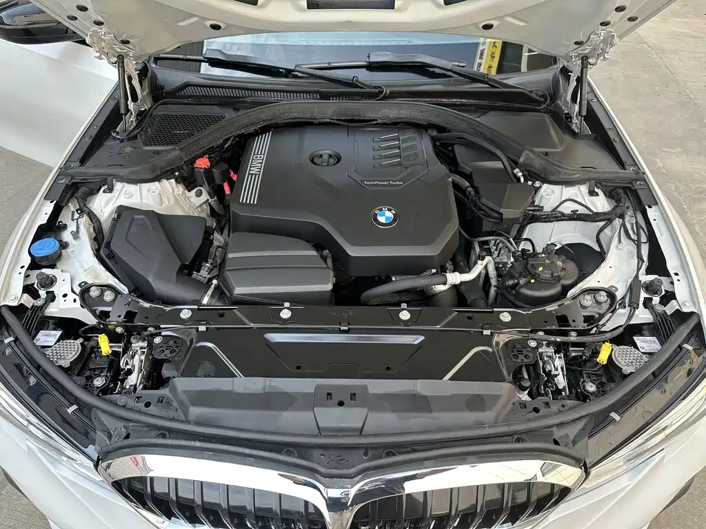 BMW 3 Series 2022 — фото 12