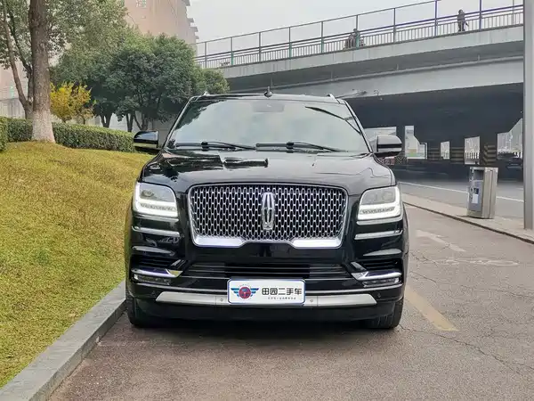 Lincoln Navigator 2022