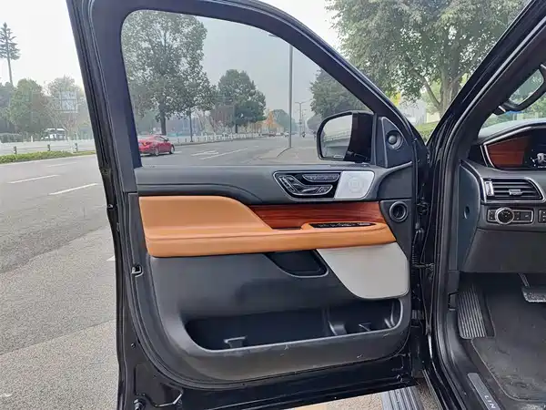 Lincoln Navigator 2022