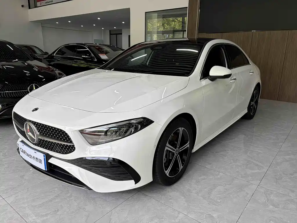 Mercedes-Benz A-Class 2024 — фото 1