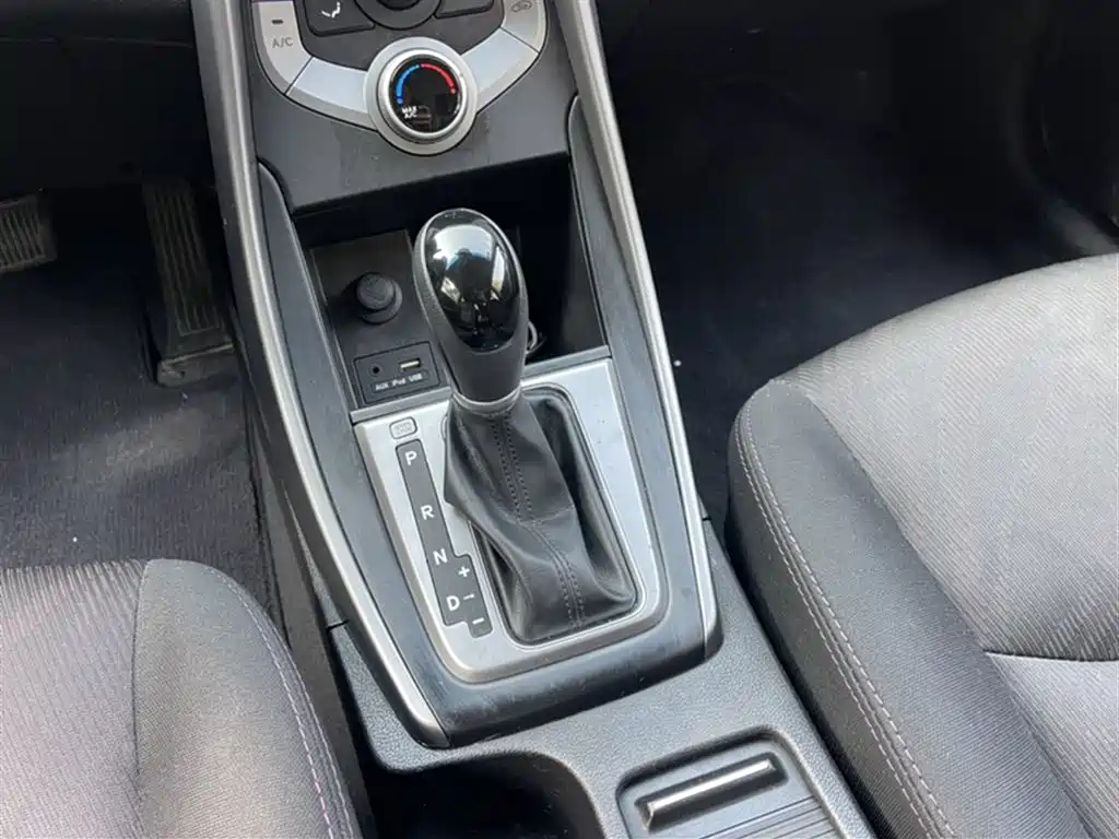 Hyundai Elantra Langdong 2018 — фото 6