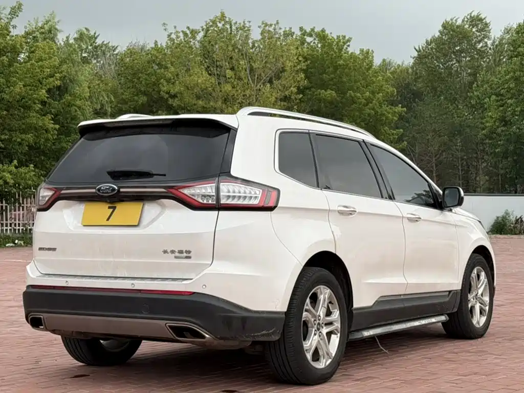 Ford Edge 2017 — фото 16