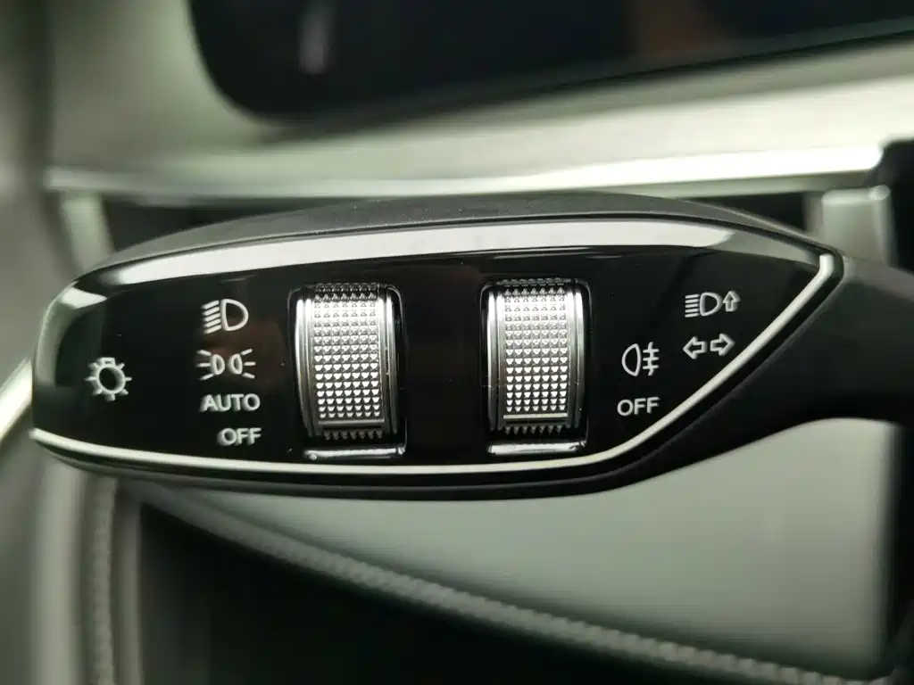 Chery Tiggo 8 PRO New Energy 2025 — фото 21