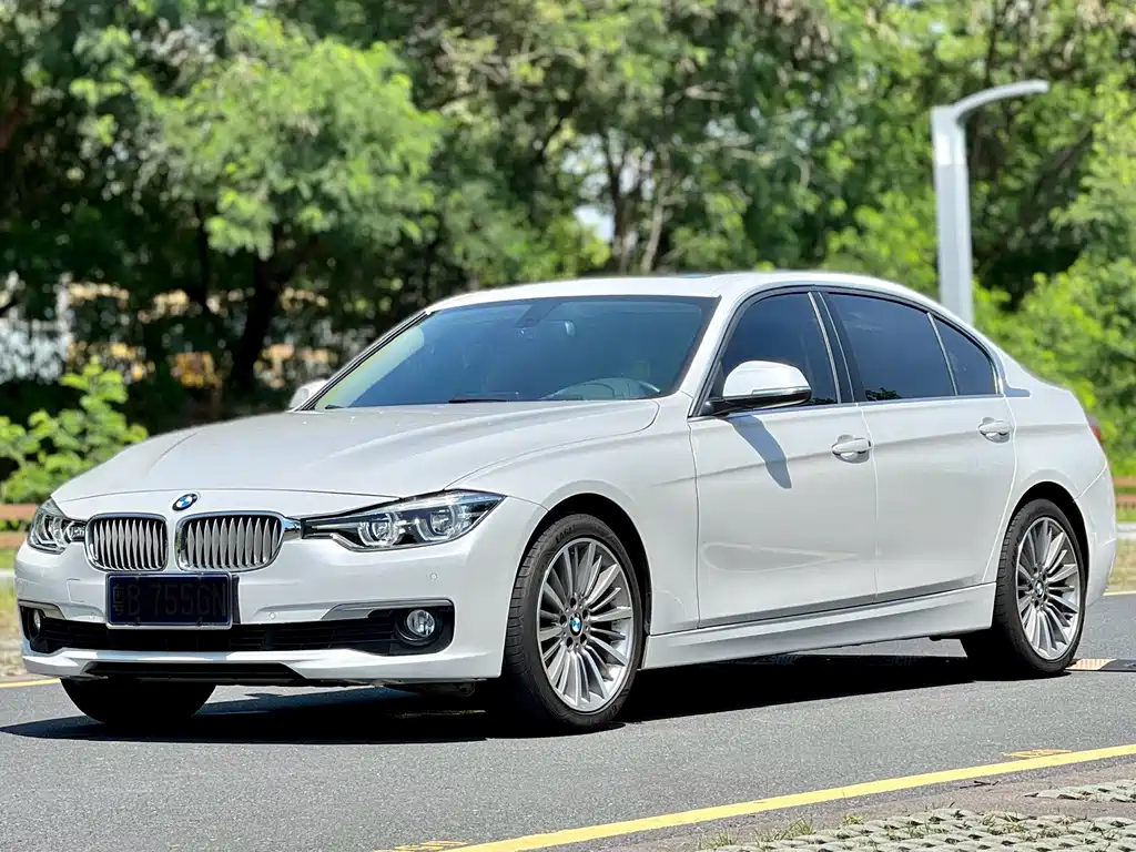BMW 3 Series 2019 — фото 1