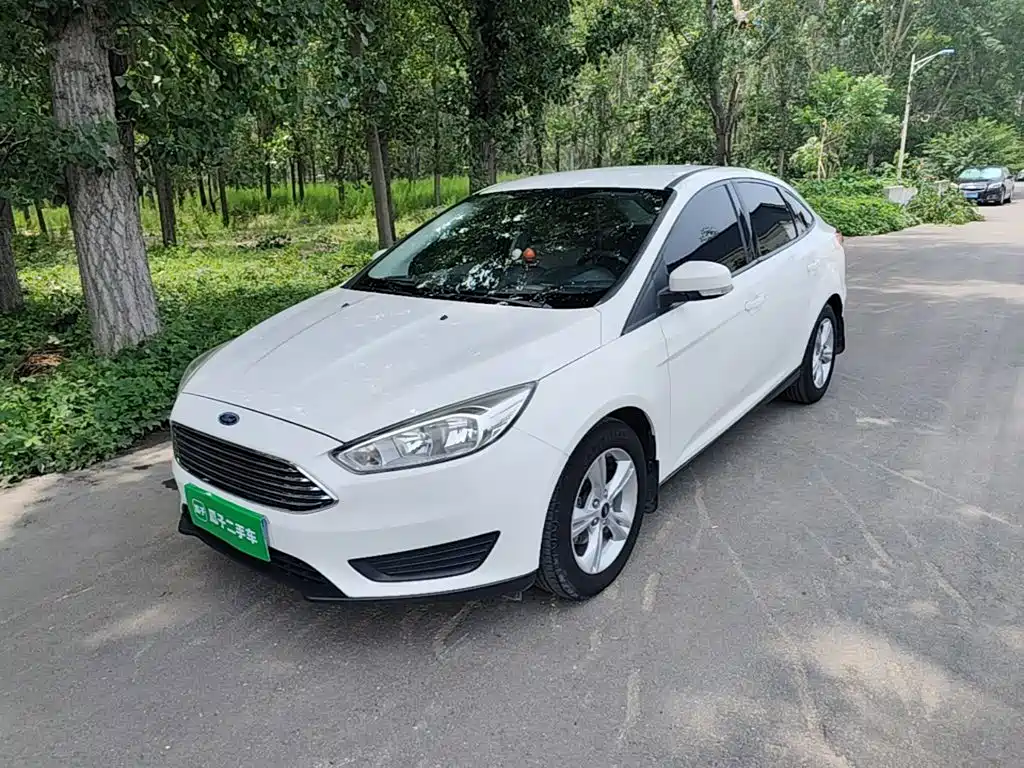 Ford Focus 2018 — фото 2