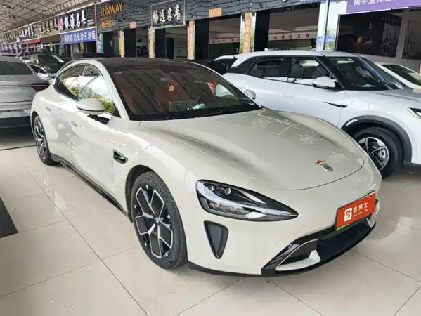 Xiaomi SU7 2024