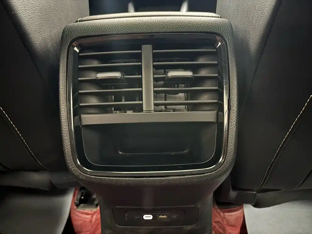 Skoda Octavia 2022 — фото 12