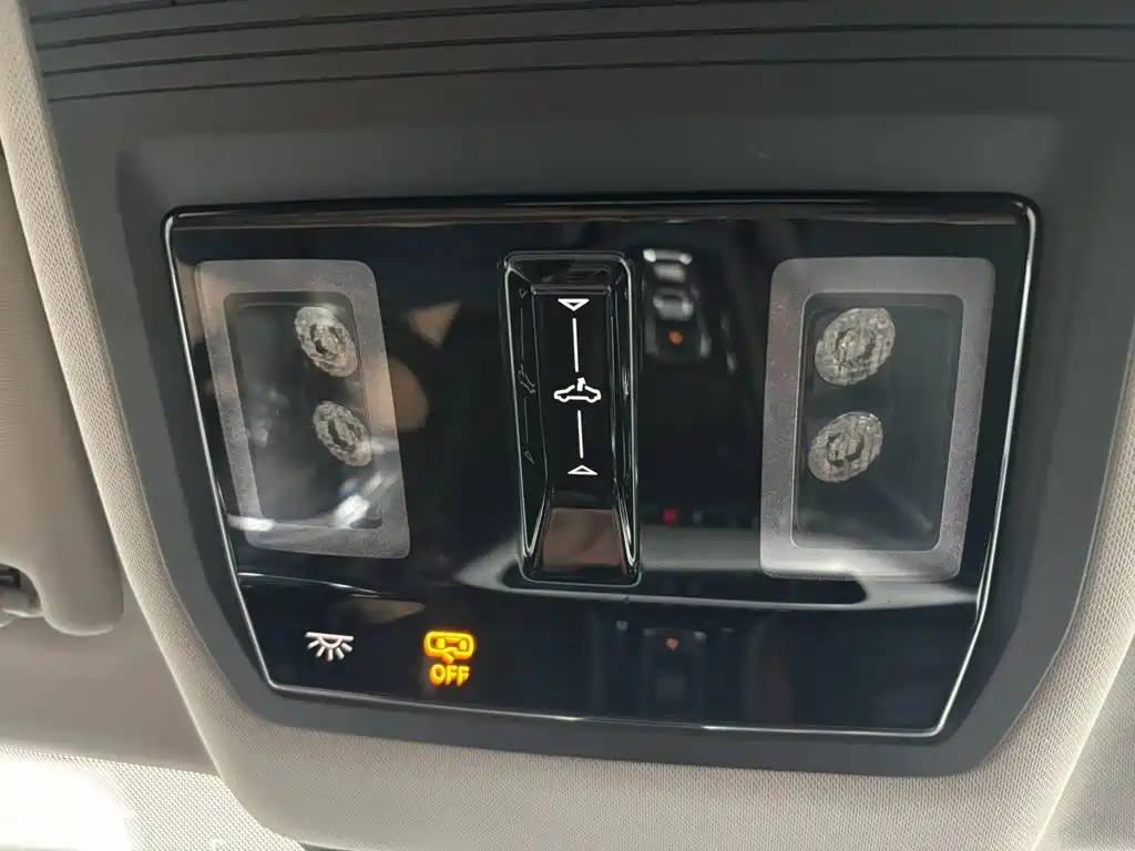 Skoda Octavia 2022 — фото 13