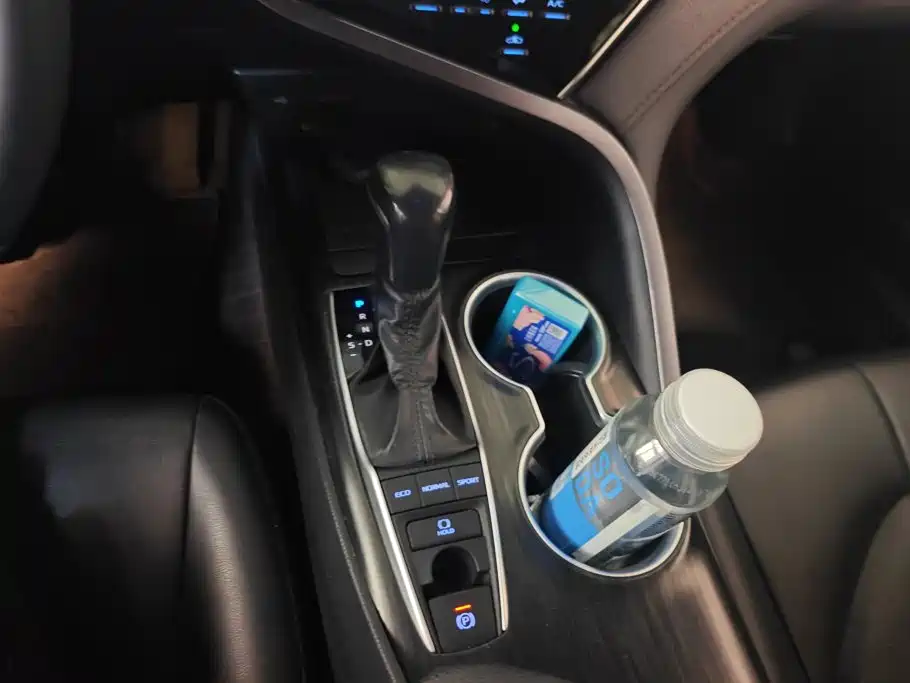Toyota Camry 2024 — фото 16