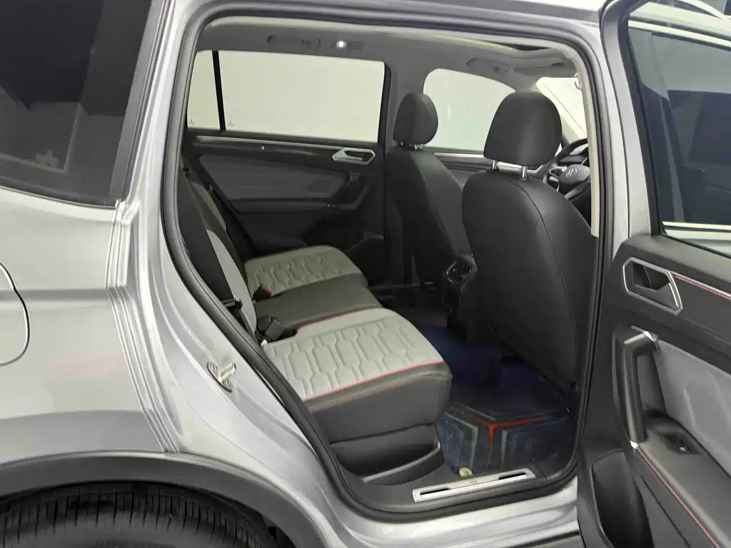 Volkswagen Tiguan L 2022