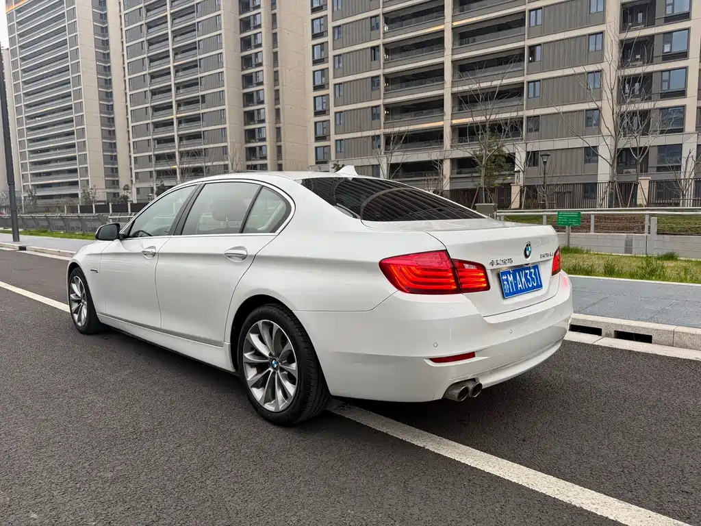BMW 5 Series 2017 — фото 4