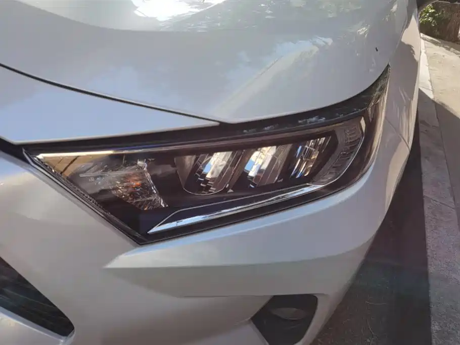 Toyota RAV4 2021