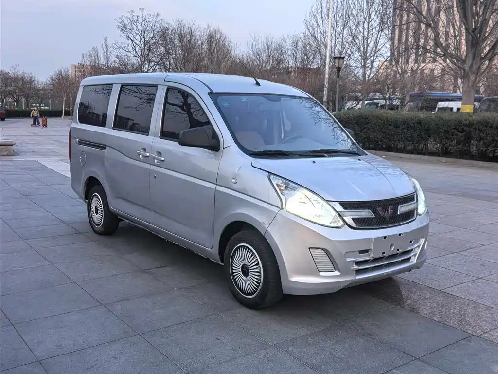 Wuling Rongguang V 2017 — фото 3