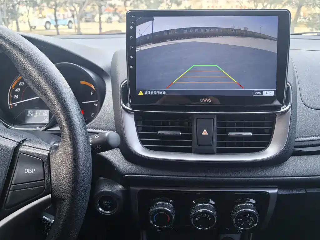Toyota Yaris L 2022 — фото 9
