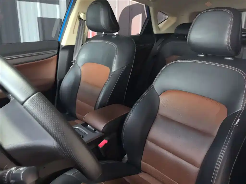 Geely Emgrand GS 2017 — фото 11