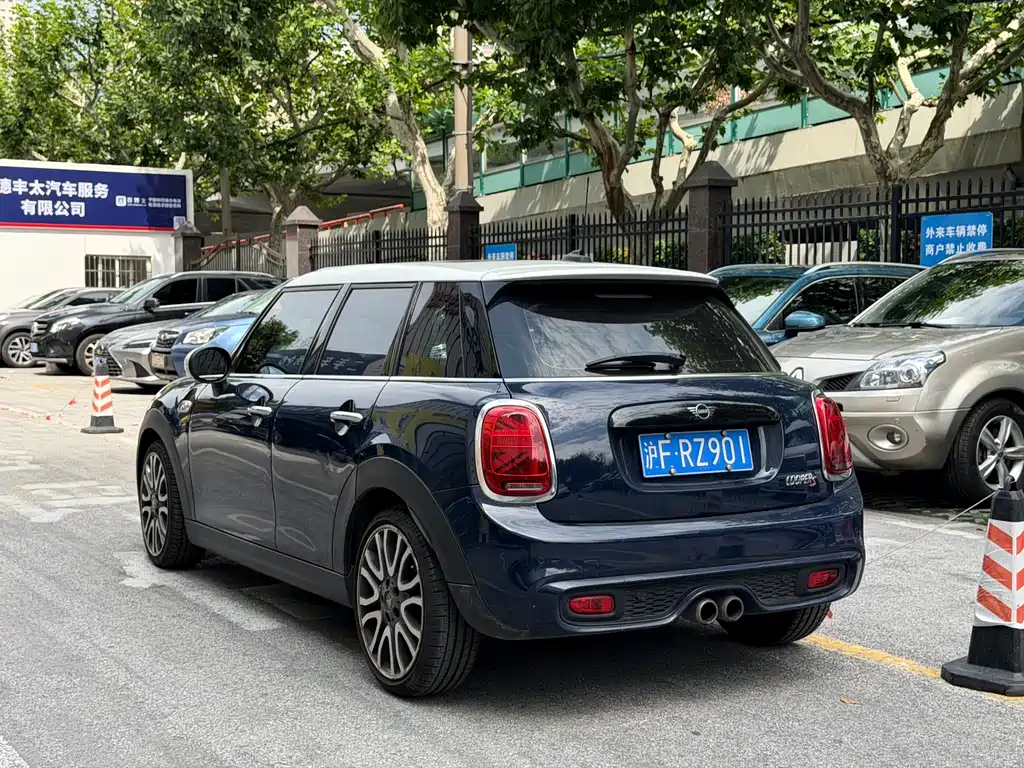 MINI MINI 2019