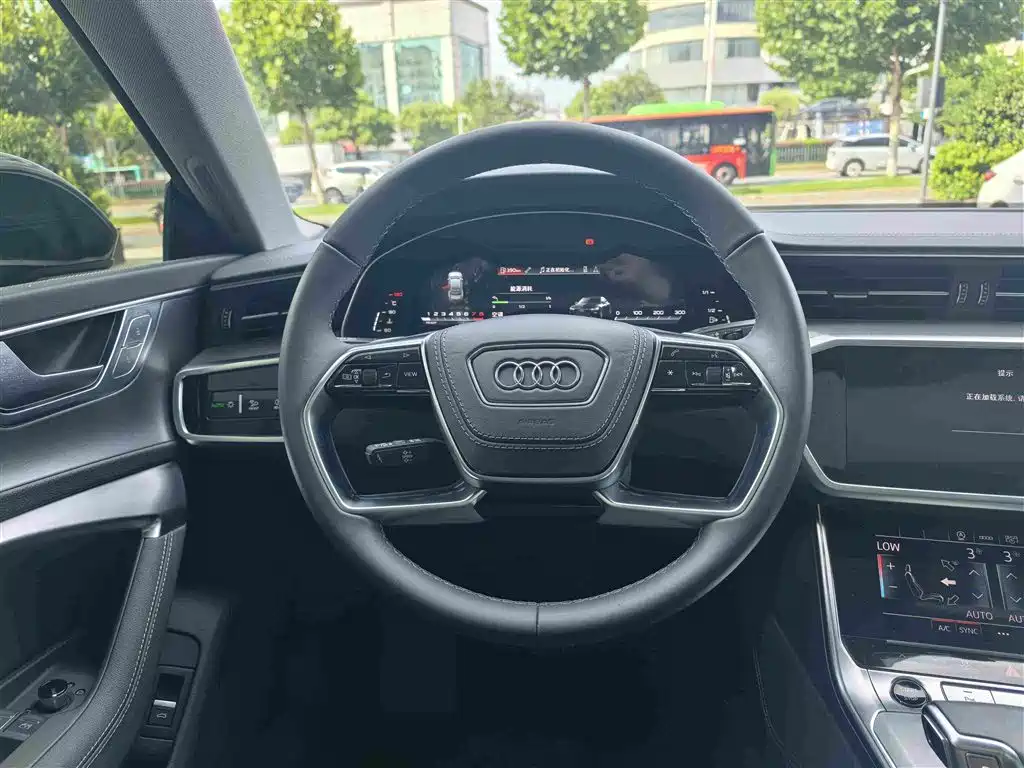 Audi A7L 2025 — фото 13