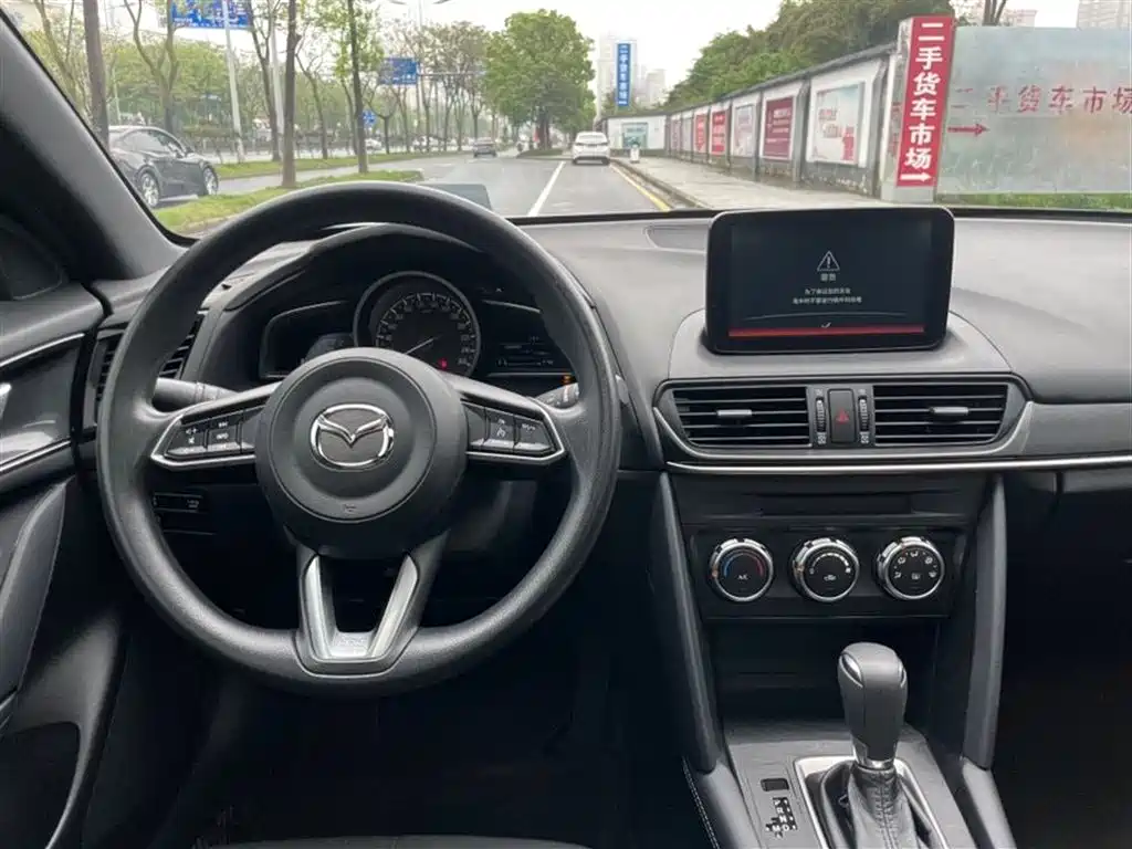 Mazda CX-4 2023 — фото 14