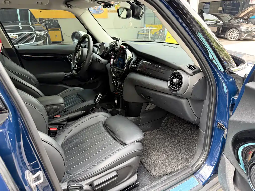 MINI MINI 2019
