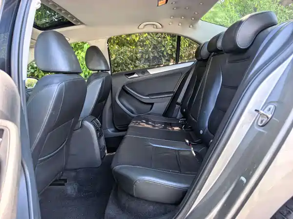 Volkswagen Sagitar 2014