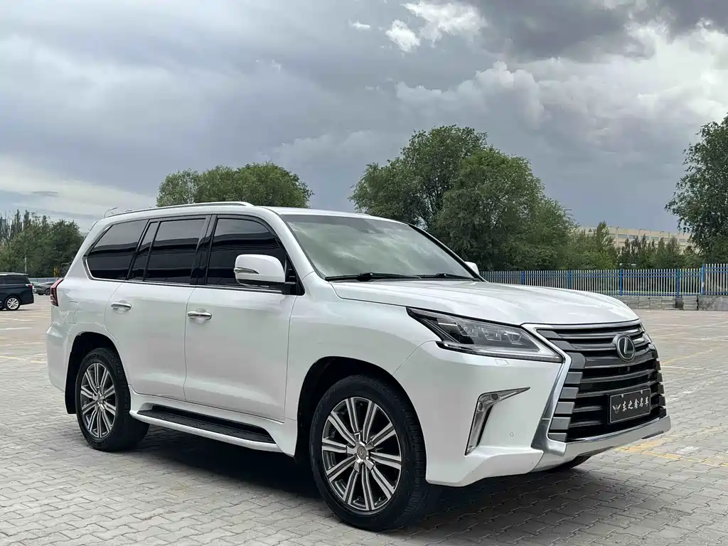 Lexus LX 2018