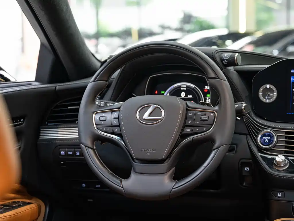 Lexus LS 2022 — фото 14