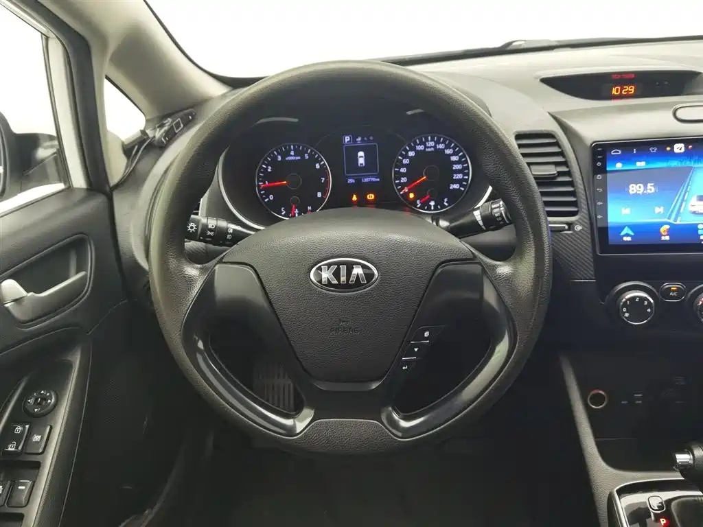 Kia K3 2019 — фото 16