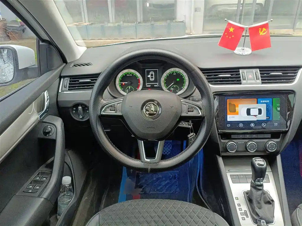 Skoda Octavia 2021 — фото 11