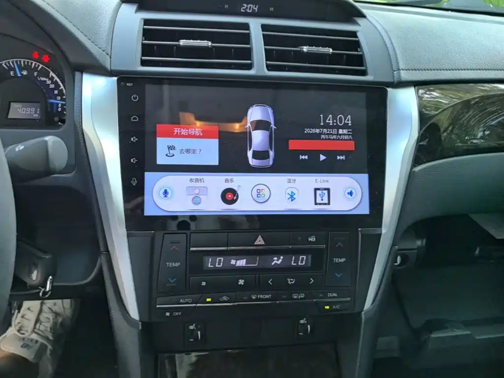 Toyota Camry 2016 — фото 13
