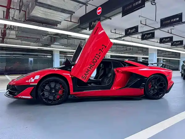 Lamborghini Aventador 2011