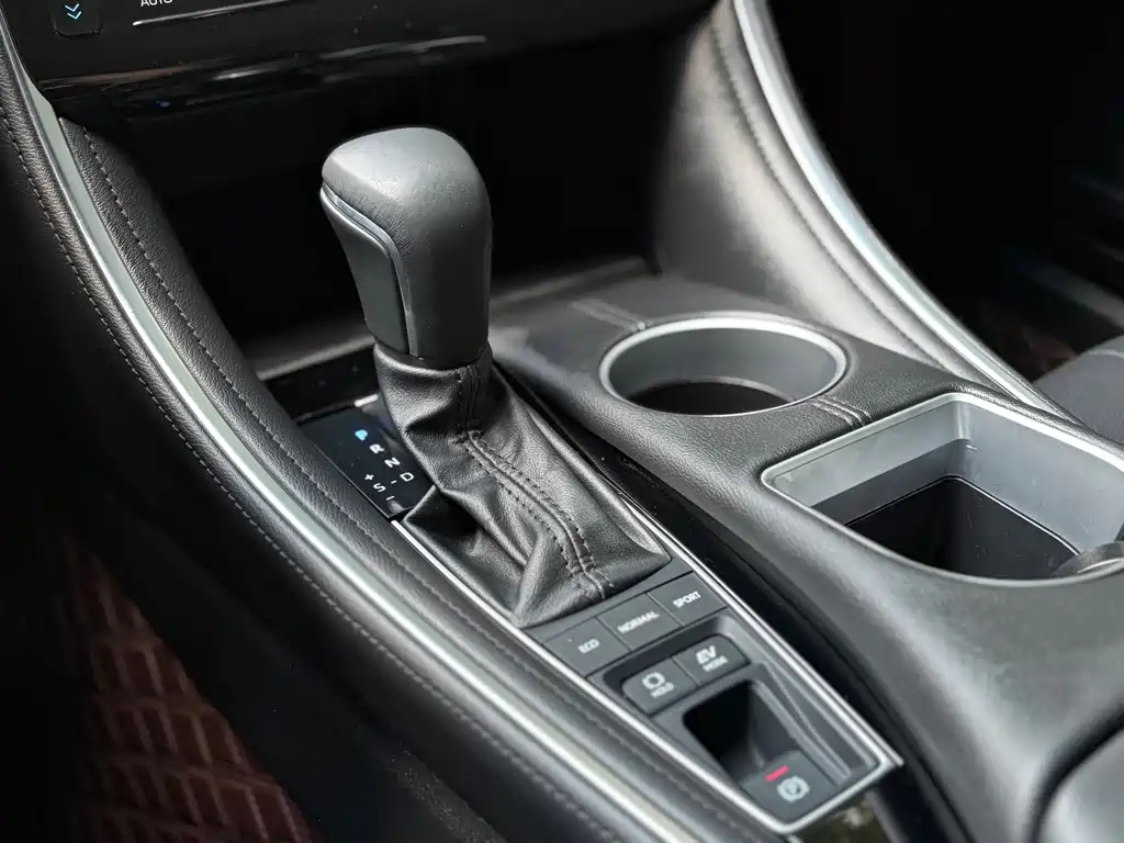 Toyota Avalon 2023 — фото 14