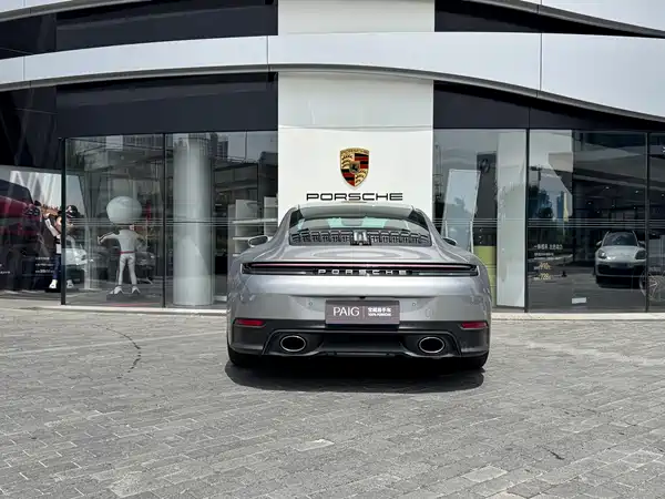 Porsche 911 2025