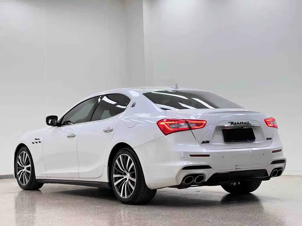 Maserati Ghibli 2016 — фото 28
