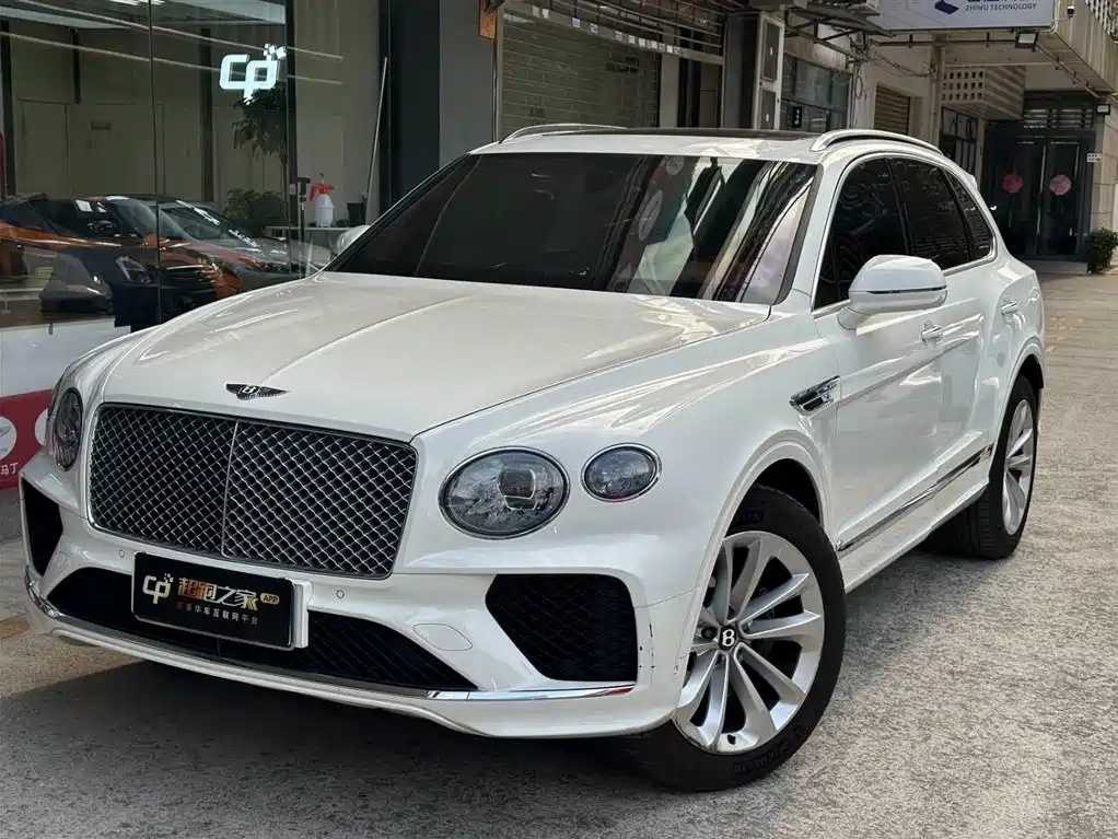 Bentley Bentayga 2020 — фото 1