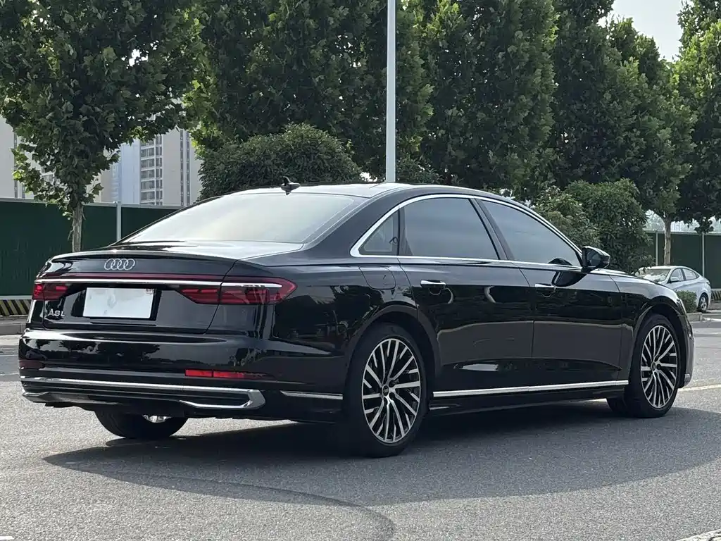 Audi A8 2024 — фото 9