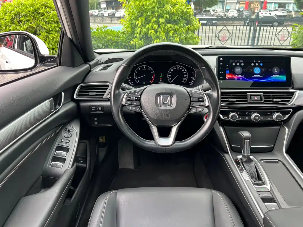 Honda Inspire 2022 — фото 10