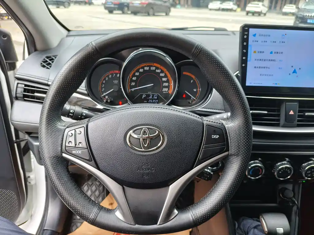Toyota Yaris L 2022 — фото 17