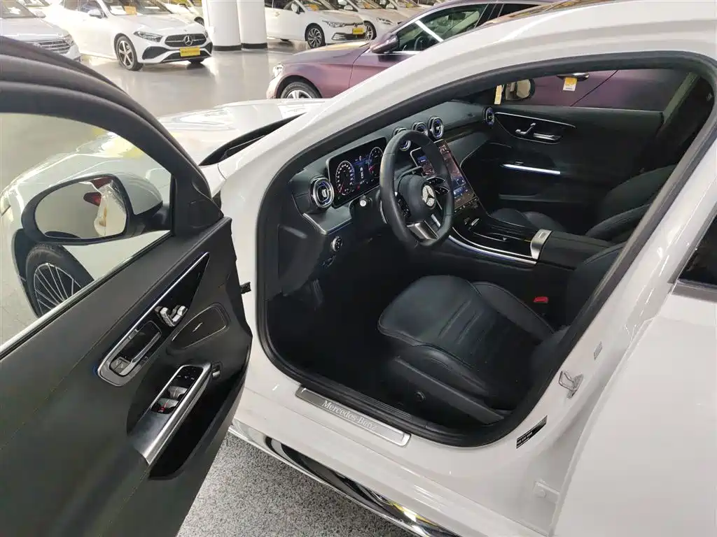 Mercedes-Benz C-Class 2023 — фото 16