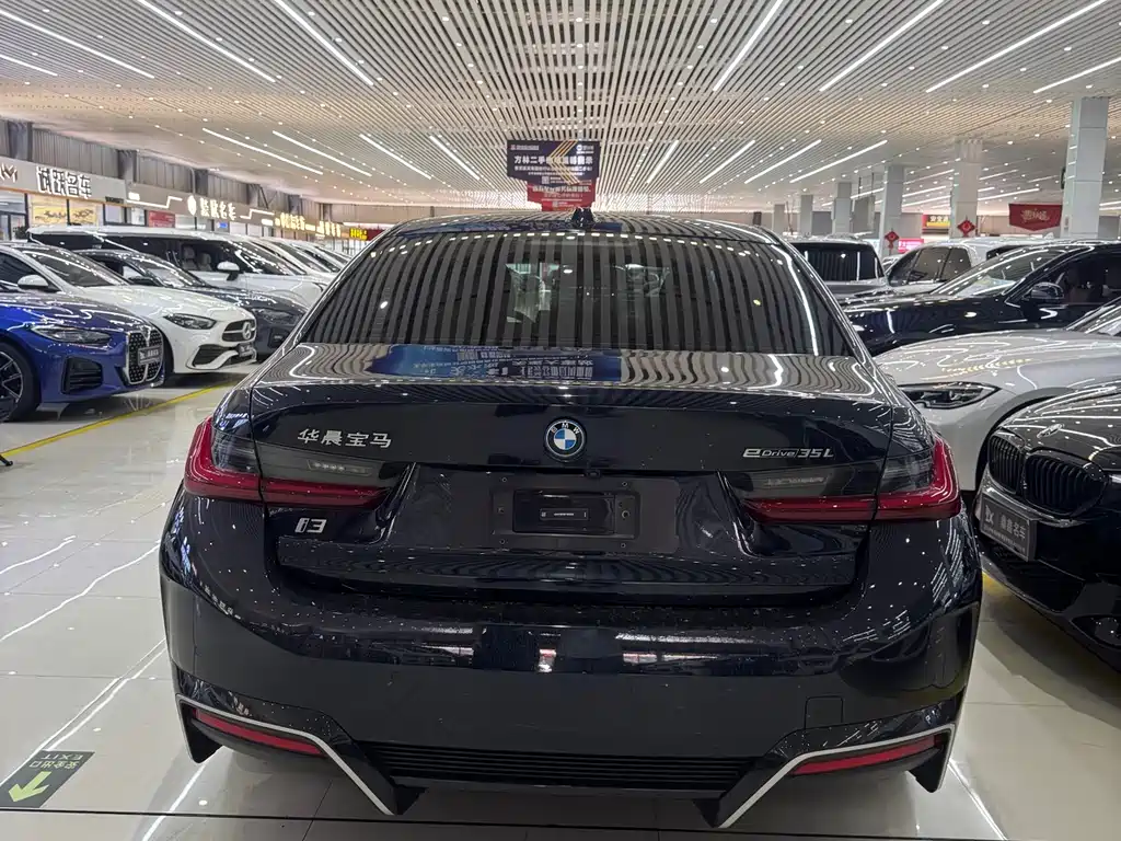 BMW i3 2024
