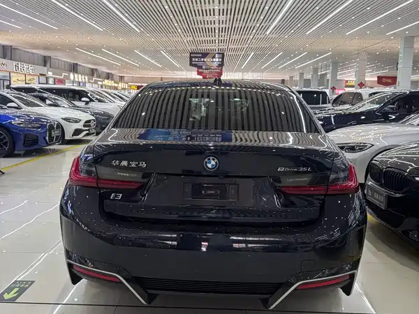 BMW i3 2024