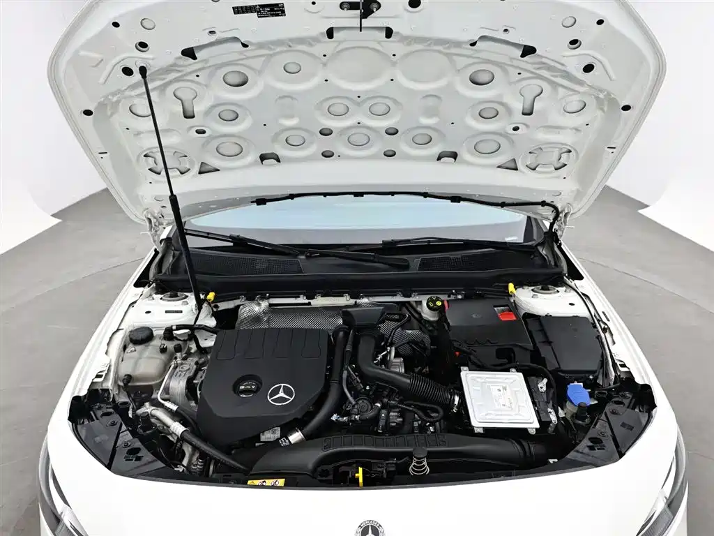 Mercedes-Benz A-Class 2022 — фото 15