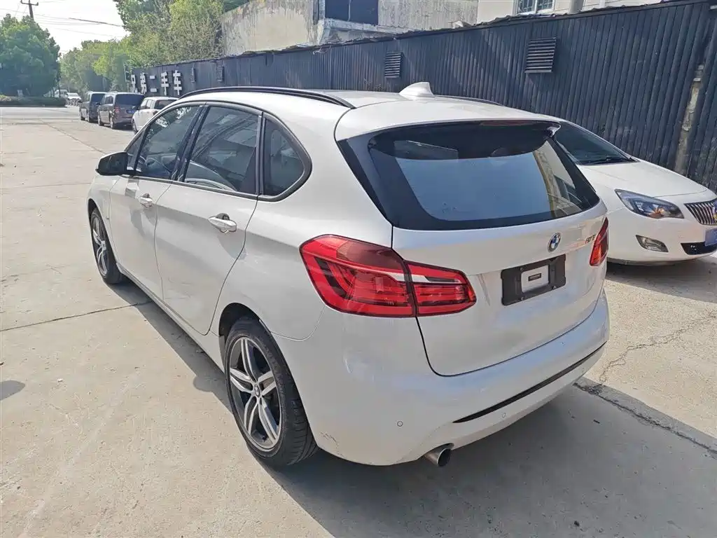 BMW 2 Series Active Tourer 2018 — фото 23