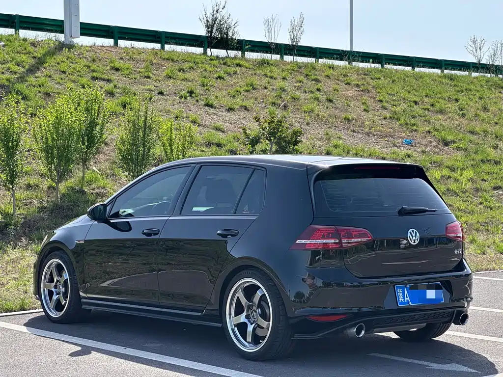Volkswagen Golf GTI 2016 — фото 10