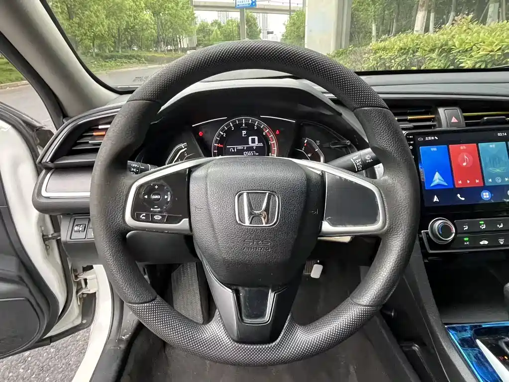Honda Civic 2018 — фото 9