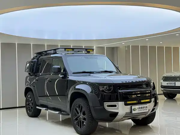 Land Rover Defender 2022