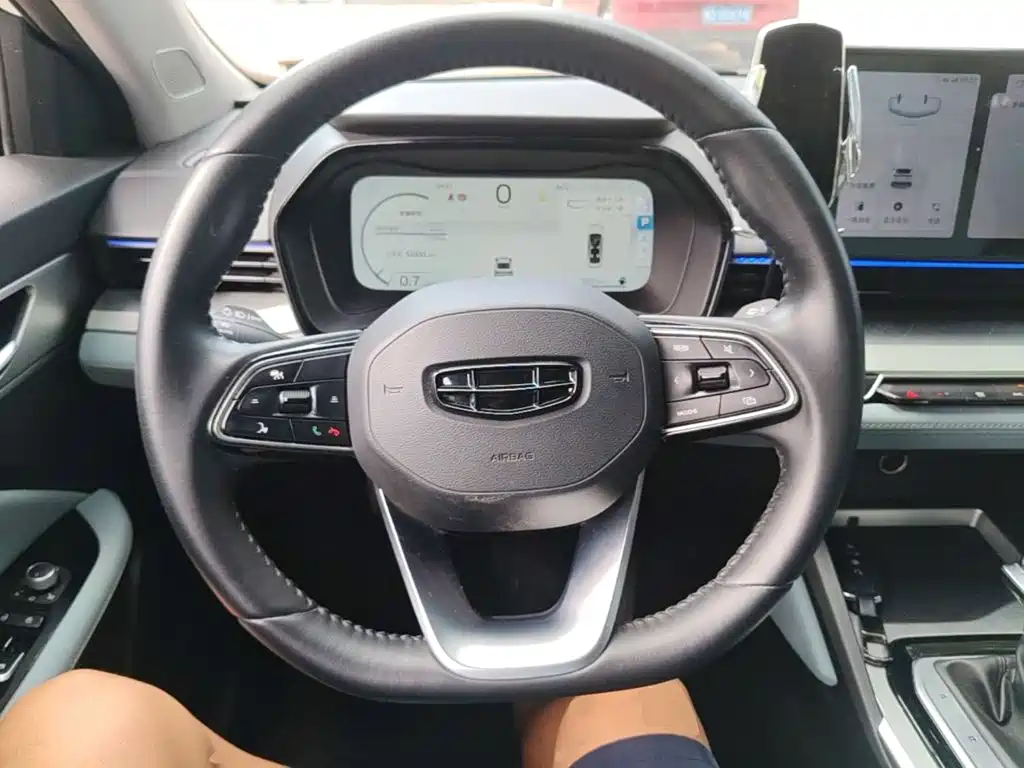 Geely Emgrand L 2021 — фото 11