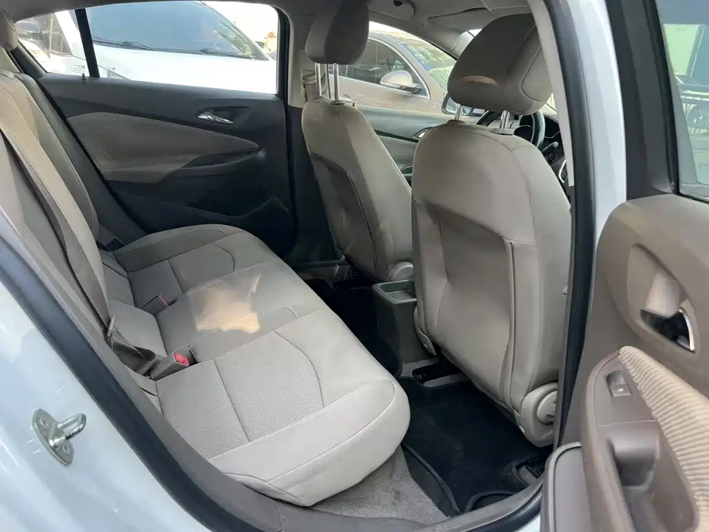 Chevrolet Cruze 2015 — фото 15
